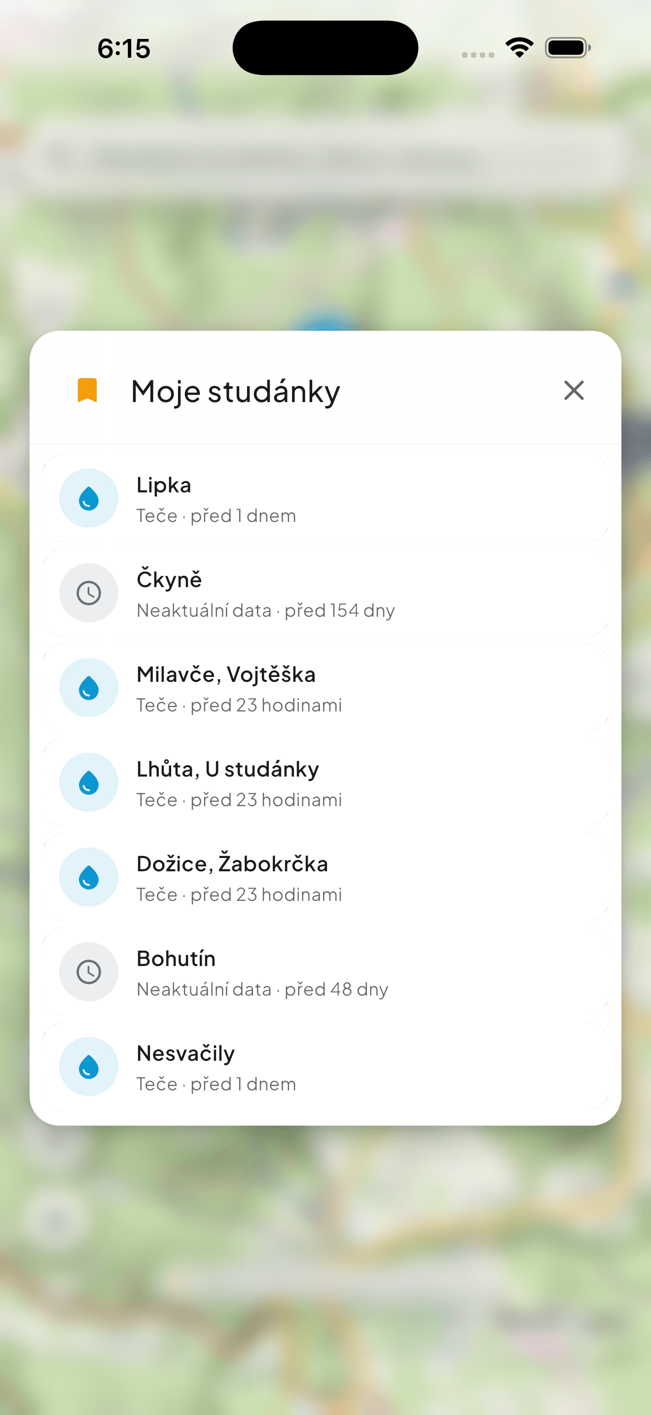 Mapová aplikace – uložená místa s jejich aktuálním stavem